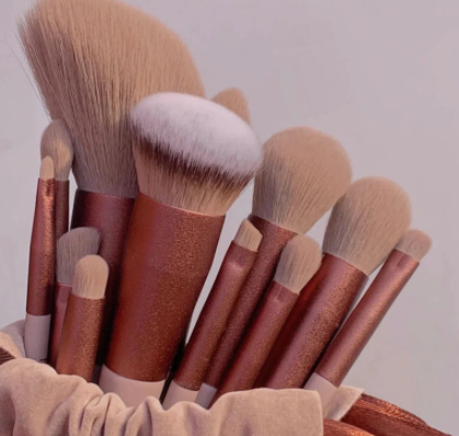 Mesmerize Your Beauty with the 13-Piece Enchant Brush Makeup Set