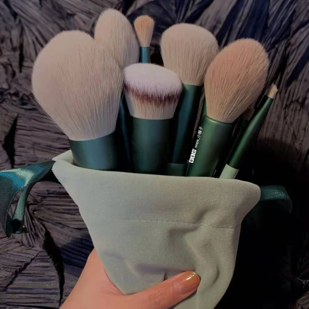 Mesmerize Your Beauty with the 13-Piece Enchant Brush Makeup Set